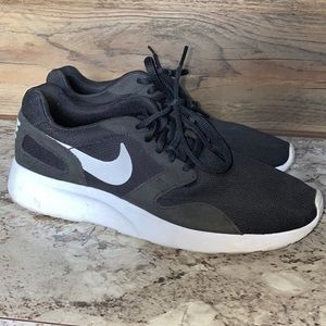 Black Nike shoes